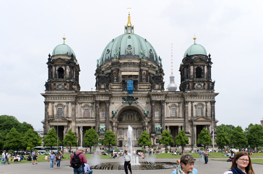 The same photography edited, with correction of lens distortion