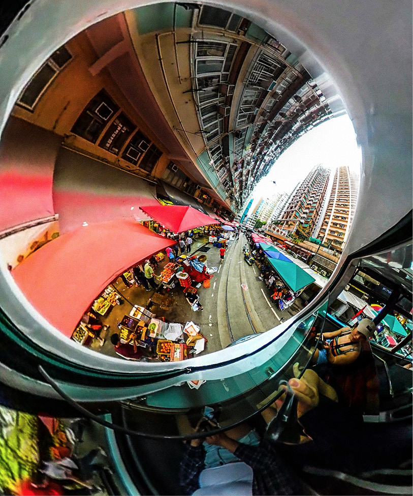 Chapter 1: What is 360 Video? 360 Essentials: A Beginner s Guide to Immersive Video Storytelling Chapter 1: What is 360 Video? 360 Essentials: A Beginner s Guide to Immersive Video Storytelling